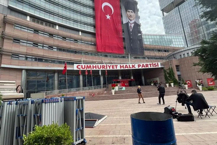 CHP'de seçmen verileri çalındığı iddiasıyla ilgili iki gözaltı