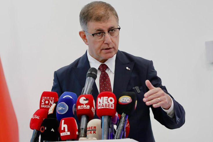 AK Parti'ye geçeceği konuşulan Cemil Tugay sessizliğini bozdu