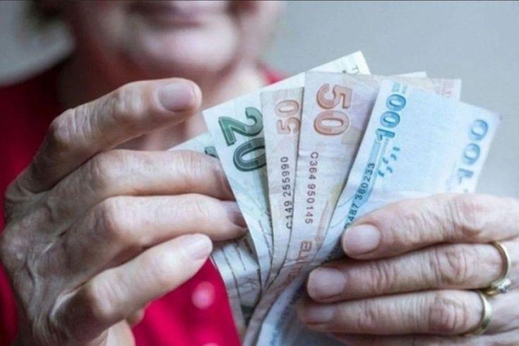 En düşük emekli aylığını 23 bin 552 liraya çıkaran düzenleme yürürlüğe girdi
