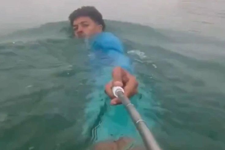 Sebte’de yüzerek sınırı geçmeye çalışan göçmen o anları kaydetti