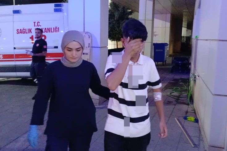 Çocukların tehlikeli şakalaşması kanlı bitti
