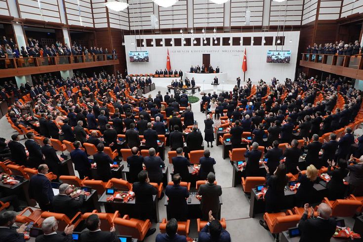 Suça sürüklenen çocuk yasası TBMM'de kabul edildi