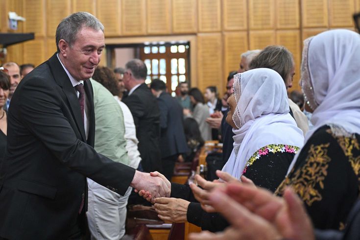 DEM Partili Tuncer Bakırhan Kürtçe özlü sözle Terörsüz Türkiye yasasını anlattı