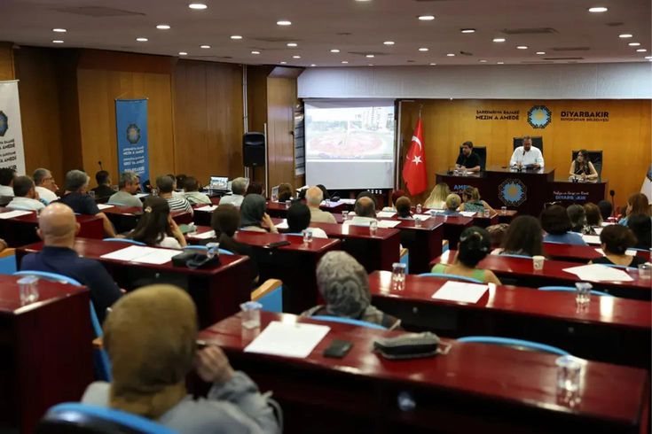 Diyarbakır Büyükşehir Belediyesi’nde yeni Meclis Başkan Vekili Evin Yelboğa oldu