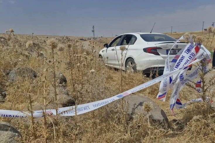 Diyarbakır'da boş arazide kadın cesedi bulundu