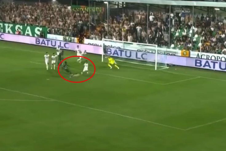 Fener'in eski yıldızından füze! Bursaspor sezona galibiyetle başladı