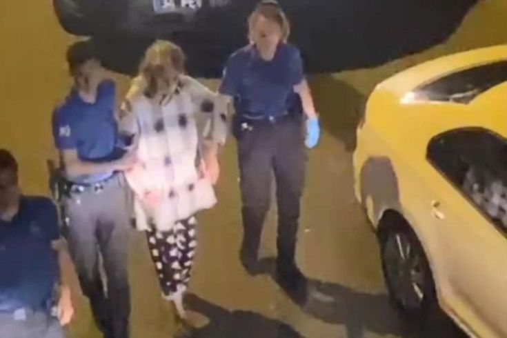 Kötü koku şikayeti, korkunç gerçeği ortaya çıkardı: Ölen kardeşiyle aynı evde yaşamış