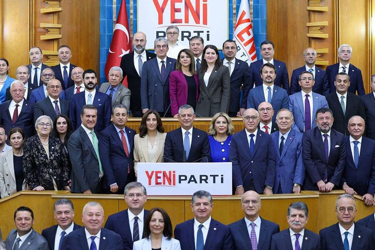 YENİ Partili vekillerden Özgür Özel'e destek bildirisi: Sımsıkı ve kol kola arkasındayız