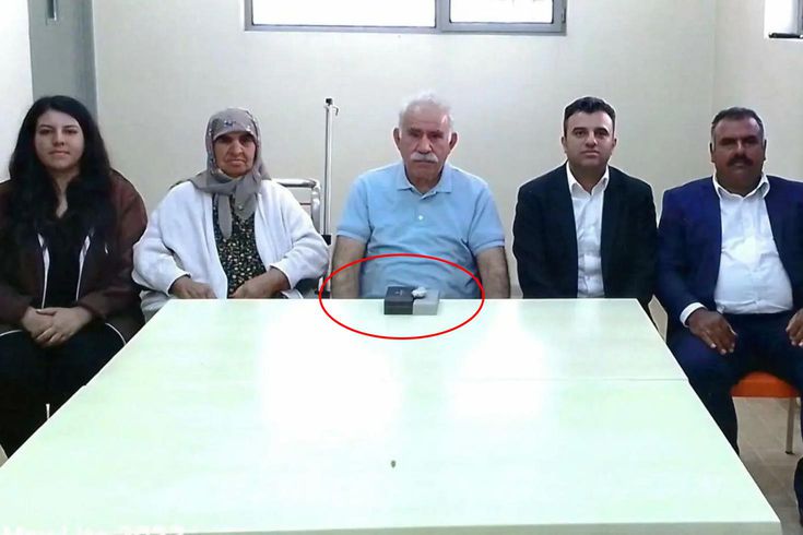 Öcalan'ın aile ziyaretindeki masadaki kutuların sırrı ortaya çıktı