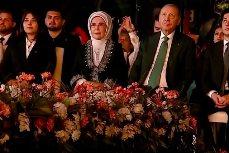 في احتفالات الذكرى الخامسة والعشرين لحزب العدالة والتنمية، عرض أبهر الرئيس أردوغان