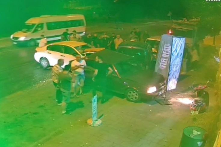 'Dur' ihtarına uymadı, ortalığı savaş alanına çevirdi: Alkollü sürücü 4 aracı biçti