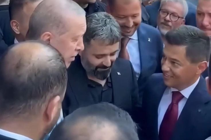 أردوغان لرئيس البلدية من حزب الشعب الجمهوري الذي استقبله: إذا كنت تريد المجيء، بابنا مفتوح