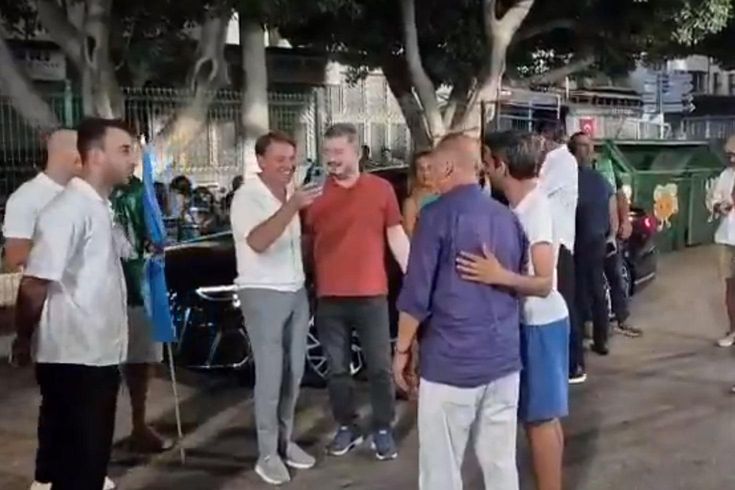 Fatih Terim'e Bodrum'da yoğun ilgi! Ya bitmiyor deyince kahkaha koptu