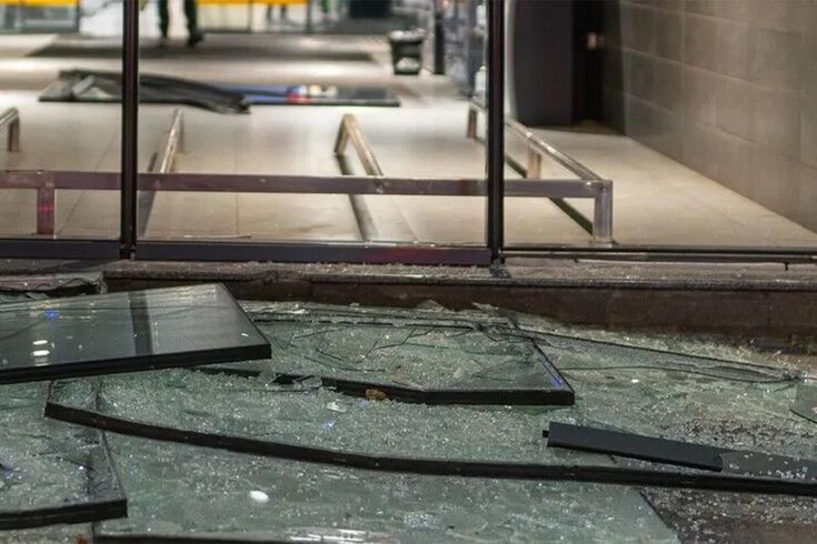 Rus şirketi Ozon'a ait 3 farklı depoya İHA saldırısı düzenlendi