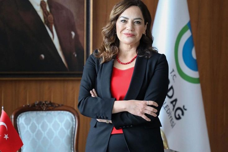 Tekirdağ Büyükşehir Belediye Başkanı Yüceer, CHP’den istifa ederek Yeni Parti’ye geçti
