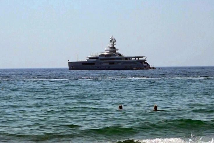 250 milyon dolarlık mega yat Kuşadası’na demirledi