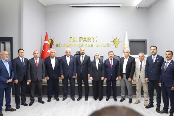 Gölbaşı'nda 6 CHP'li meclis üyesi AK Parti'ye geçti