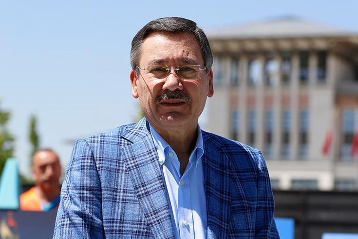 مليح غوكجيك يشكر منصور يافاش: أنت تفعل الصواب