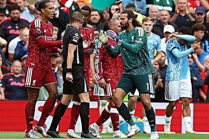 Fenerbahçe'nin rakibi Liverpool'a bir darbe daha! Galibiyeti unuttular