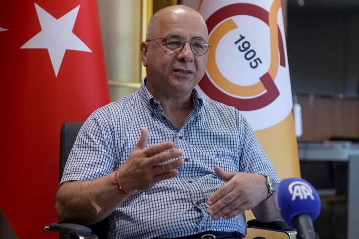 Galatasaray Yönetim Kurulu Üyesi Bora Bahçetepe'ye araba çarptı