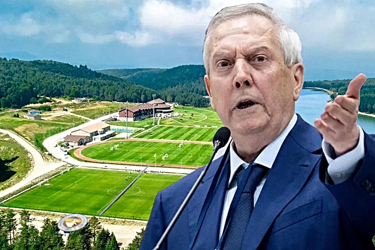 Aziz Yıldırım, taraftarı delirten futbolcuyu odaya kapatmış