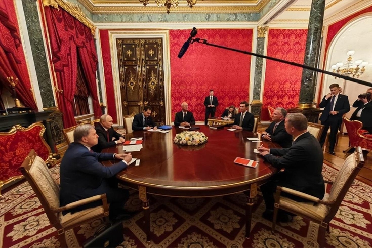 Putin, Trump'ın özel temsilcileriyle görüştü: Durum basit değil
