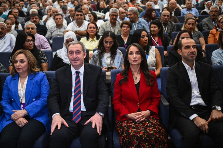 DEM Parti'nin adı bir kez daha değişiyor: Demokratik Cumhuriyet Hareketi olarak yeni bir hareketi inşa edeceğiz
