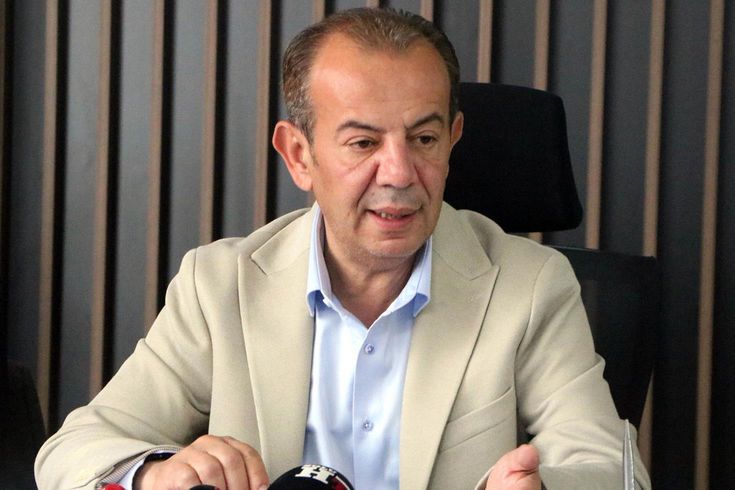 Bolu'da ‘rüşvet' soruşturmasında beyan veren Tanju Özcan fenalaşarak bayıldı