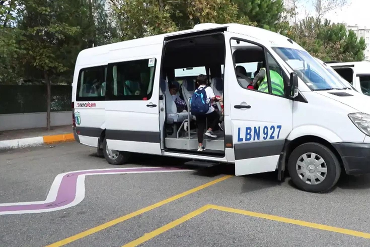Üç büyükşehirde okul servisi ücretleri belli oldu! Fiyatlar cep yakıyor
