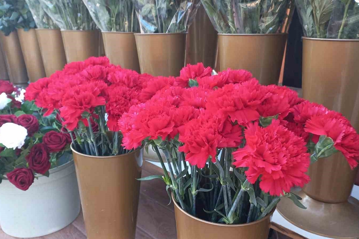Aşkın gözü kördür! Dolandırıldığını anlamadı, bir demet çiçeğe 33 bin lira ödedi