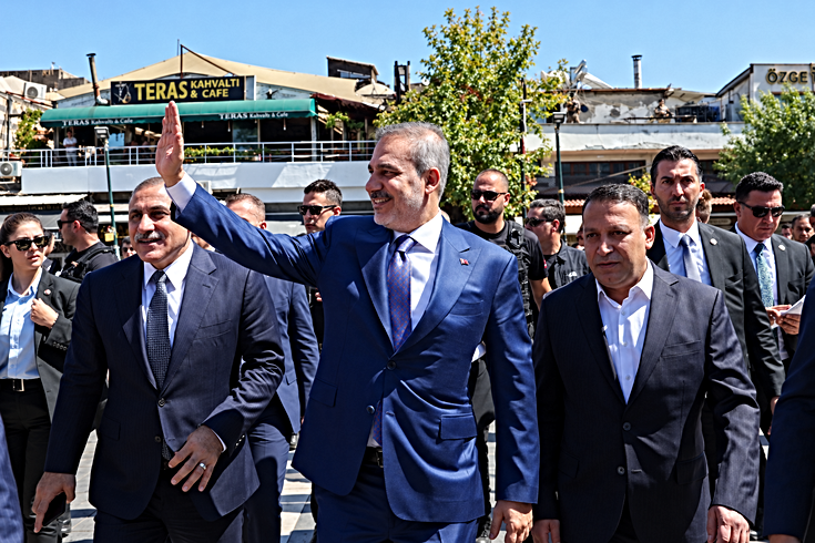 Hakan Fidan'dan Diyarbakır'da 'süreç' mesajı: Sorunlar diyalogla çözülmeli