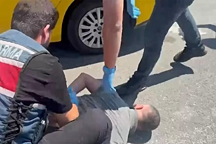 Taksinin bagajından çıkan silahların piyasa değeri dudak uçuklattı