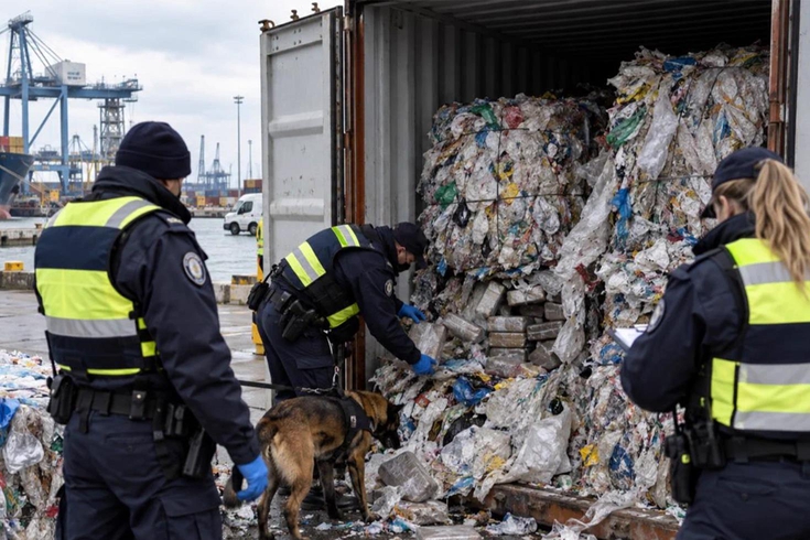 Fransa'da Gana'dan gelen konteynerde yaklaşık 3,9 ton kokain ele geçirildi