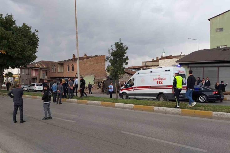 Erzurum'da husumetli iki aile birbirine ateş açtı! Müdahale eden polis dahil 12 kişi yaralandı, 3'ü ağır
