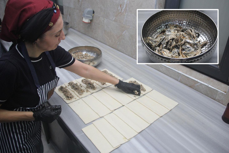 Ne pilav ne de tava... Ordu'da hamsili simit yapıldı