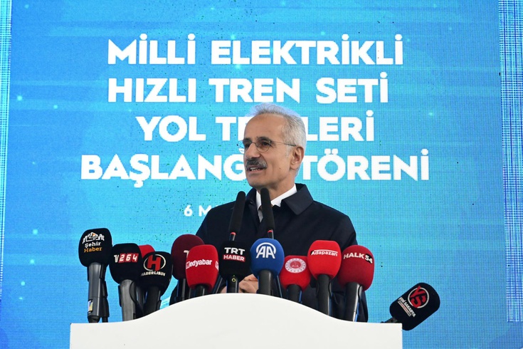 Milli Hızlı Tren'de seri üretim başladı! İkinci set üretimde, testte 250 kilometreye ulaşıldı