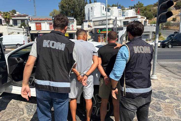 Fransa'nın kırmızı bültenle aradığı şüpheli Bodrum'da yakalandı! Sahte kimlikle Türkiye'de dolaşmış