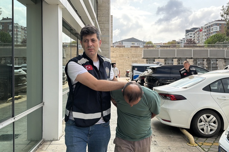 Samsun'da ağabeyine ateş açan şüpheli silahı kendi başına dayadı! 4 saatlik müzakereyle ikna edildi