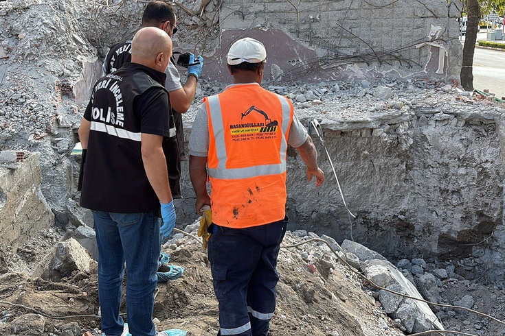 Çorum'da okul yıkımında insana ait kafatası ve kemik bulundu