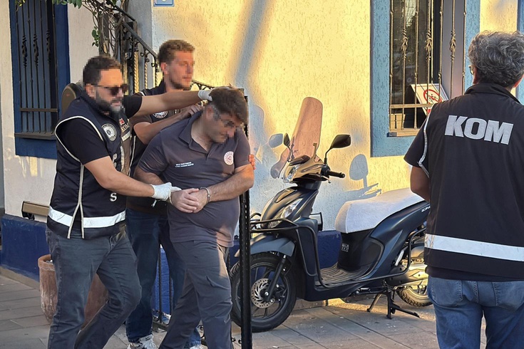 Rüşvet iddiasıyla suçüstü yakalanan Bodrum Bölge Liman Başkanı gözaltına alındı