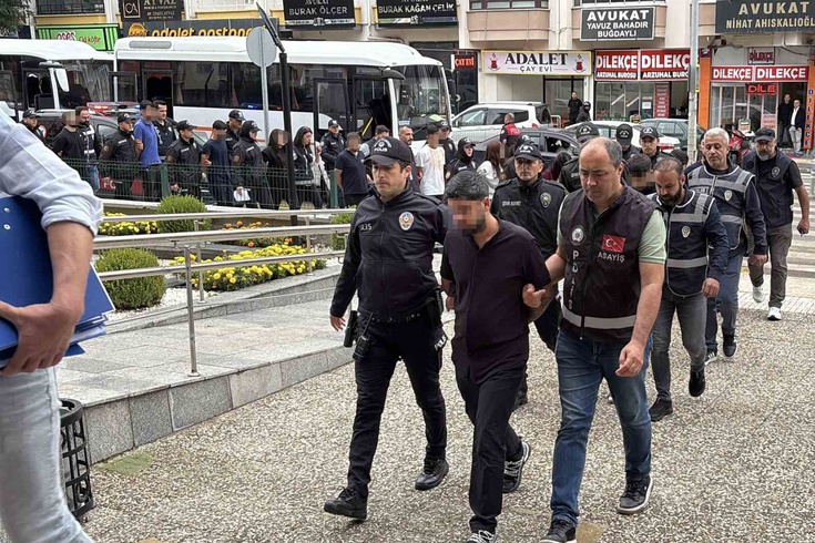 Araç satanlara 'noter' tuzağı! 55 ilde kapora dolandırıcılığı yapan 15 şüpheli tutuklandı