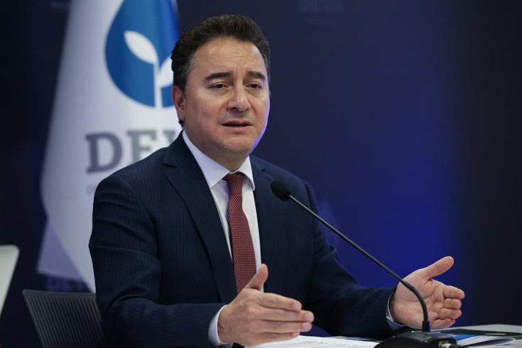 Babacan'dan fon krizi eleştirisi: 20 milyar doları vurup geçiyorlar