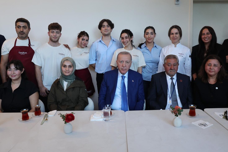 Cumhurbaşkanı Erdoğan’dan New York’ta Türk pastanesine ziyaret