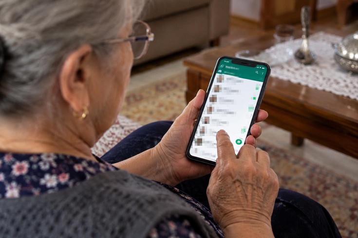 Telefonuna gelen mesaj emekli kadının hayatını kararttı