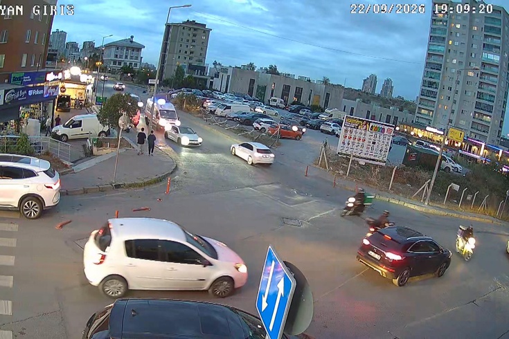 Ambulansın önünü kesip saldırmak için aracından indi! Ehliyetsiz sürücüye 466 bin lira ceza