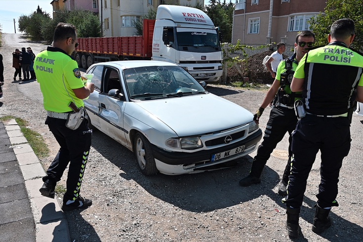 Ehliyet sınavındaki adaya 14 yaşındaki ehliyetsiz sürücü çarptı! Kırıkkale'de 4 yaralı