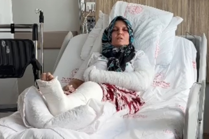 Mersin'de sopalı, zincirli kavga kamerada! 3 çocuk annesinin kolu ve bacağı kırıldı, 4 kişi tutuklandı