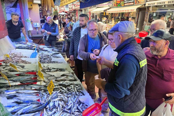 Samsun'da palamut bolluğu fiyatı düşürdü! Kiloluk palamutun tanesi 90 TL'ye indi