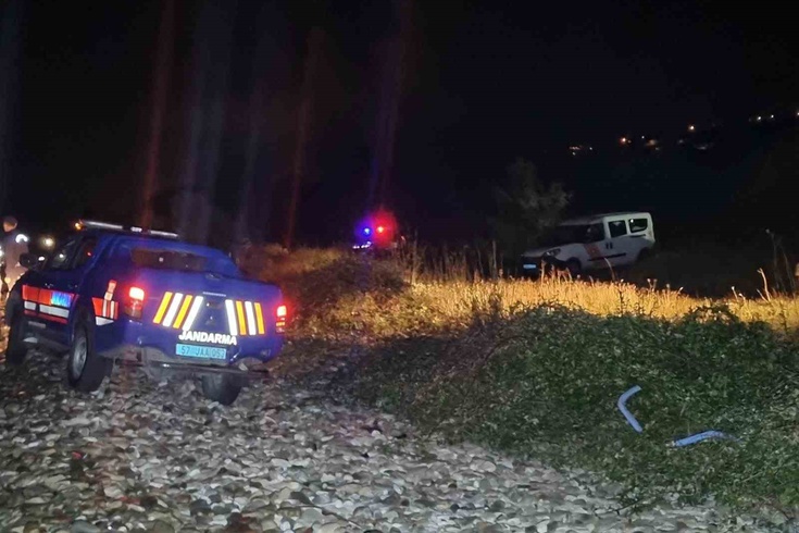 Sinop'ta iki polisin bulunduğu tekne alabora oldu! Biri hayatını kaybetti, diğeri aranıyor