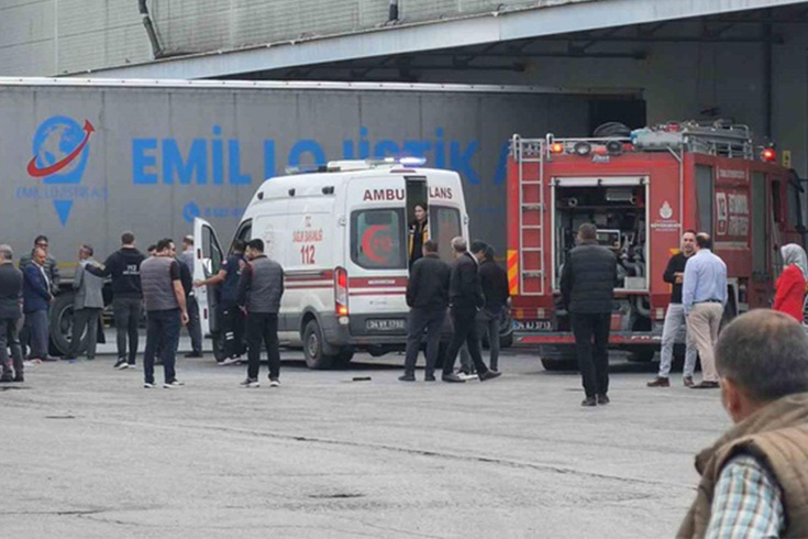 Esenyurt'ta korkunç ölüm! İki TIR'ın arasında sıkışıp can verdi